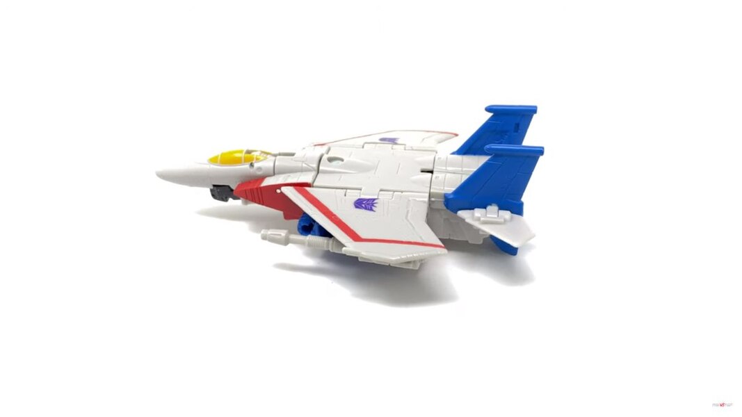 Transformers Kingdom Core Class Starscream In Hand  (30 of 37)